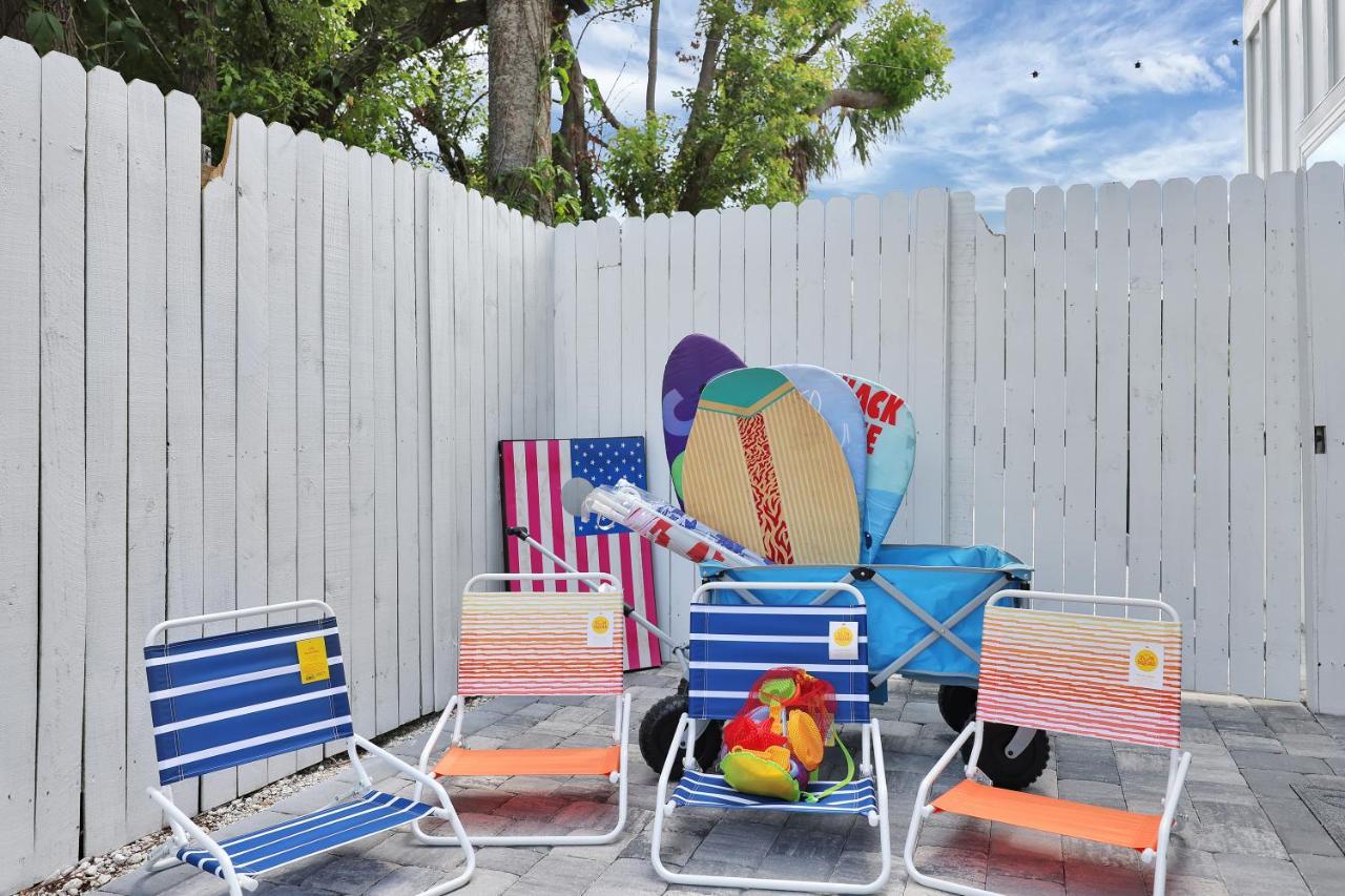 Few Steps To Ocean-4 Beach Cruisers & Free Parking & Private Backyard Джэксонвилл-Бич Экстерьер фото